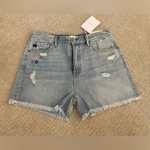 KANCAN Flower Embroidered Jean Shorts NWT (High waist & 3” inseam)